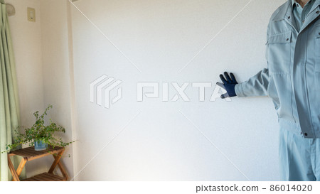 Wallpaper and workers | Interior contractor image Wallpaper and workers | Interior contractor image 86014020