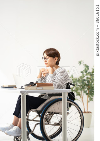 Work at home, worried wheelchair business, middle 86016151
