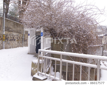 Jeongneunggol. Redevelopment. Snow. Alley 86017577