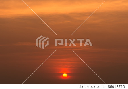 Beautiful sky When the sun shines 86017713
