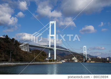 Akinada Bridge on a sunny day 86019894