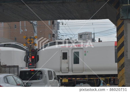 Yokosuka Line between Ofuna and Fujisawa 86020731