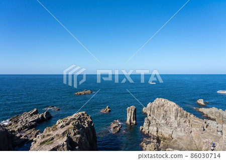 福井縣堺市的陡崖東尋坊（10月） 86030714