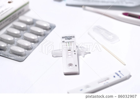 COVID-19 rapid test antigens positive result 86032907