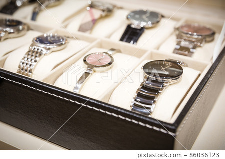 Watches in box 86036123