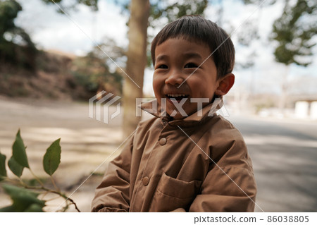 不愉快的男孩和孩子 不愉快的男孩和孩子 86038805
