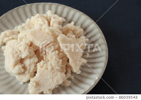 Lees on a plate Lees on a plate 86039548