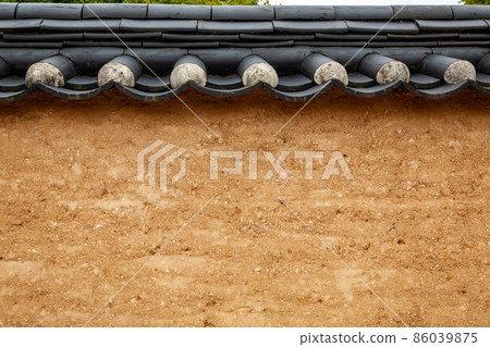 wall made of clay 86039875
