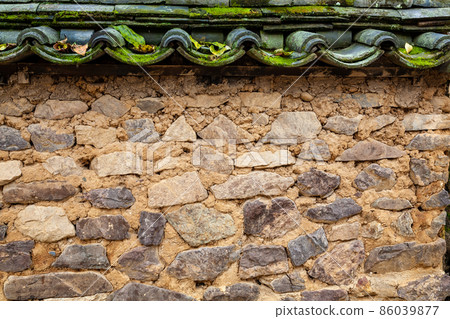 old hanok wall 86039877