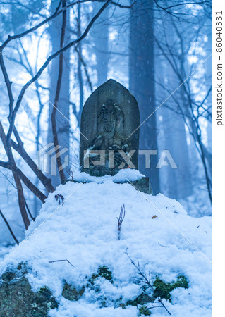 冬季山寺雪景石佛(山形縣山形市) 冬季山寺雪景石佛(山形縣山形市) 86040331
