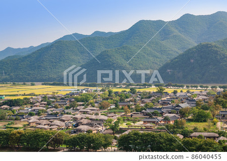 從慶北安東市芙蓉台看河回村 從慶北安東市芙蓉台看河回村 86040455