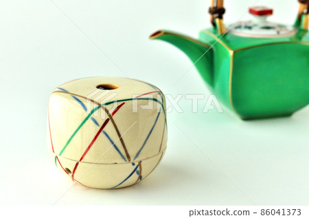 Temari incense burner and green kyusu 86041373