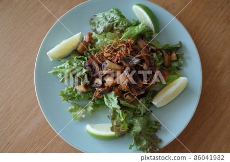 香脆蘑菇生菜沙拉 86041982