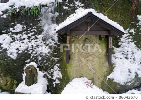 Makai Buddha of Yamadera, Annen Osho statue, winter snow scene (Yamagata City, Yamagata Prefecture) 86042670