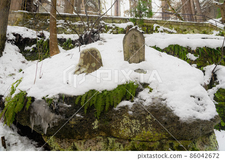 山寺冬季雪景石佛像(山形縣山形市) 山寺冬季雪景石佛像(山形縣山形市) 86042672