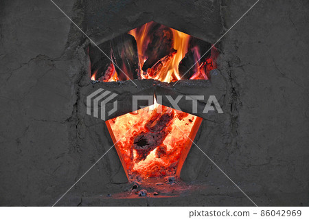 [Kishu Bincho charcoal charcoal kiln] Akizugawa, Tanabe City, Wakayama Prefecture 86042969