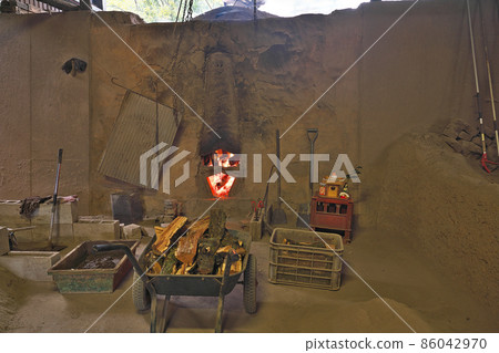 [Kishu Bincho charcoal charcoal kiln] Akizugawa, Tanabe City, Wakayama Prefecture 86042970