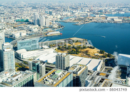 [Kanagawa] Minato Mirai in sunny weather 86043749