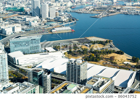 [Kanagawa] Minato Mirai in sunny weather 86043752