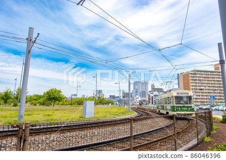 《廣島市》廣島電鐵 運行在廣島港附近的有軌電車 86046396