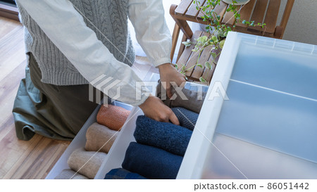 Image of changing clothes. Organize clothes. 86051442