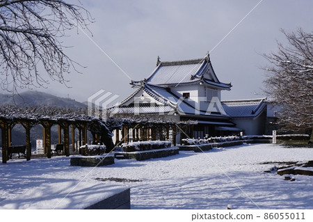 "Tsuruyama Park (Tsuyama Castle Toe)", one of the 100 best cherry blossom viewing spots in Tsuyama City, Okayama Prefecture: Bichu turret seen from the main enclosure "Tsuruyama Park (Tsuyama Castle Toe)", one of the 100 best cherry blossom viewing spots in Tsuyama City, Okayama Prefecture: Bichu turret seen from the main enclosure 86055011