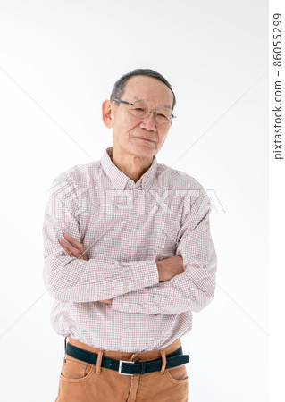 Senior man worries and thinks Senior man worries and thinks 86055299