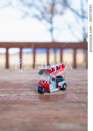 Three-wheeled taxi [tuk-tuk] 86055691