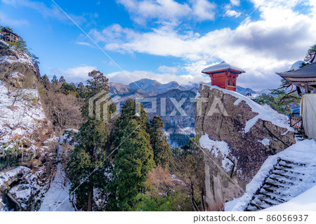 Yamagata Nakyodo Winter Snowscape (Yamagata City, Yamagata Prefecture) 86056937