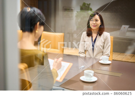 Image of female business owner coverage Photographing cooperation: WEEK Shibadaimon (Sun Frontier Fudousan) Image of female business owner coverage Photographing cooperation: WEEK Shibadaimon (Sun Frontier Fudousan) 86060625