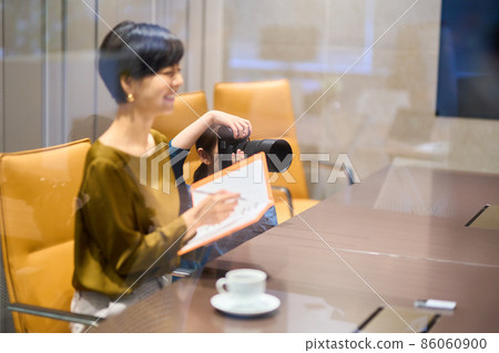 Image of female business owner coverage Photographing cooperation: WEEK Shibadaimon (Sun Frontier Fudousan) Image of female business owner coverage Photographing cooperation: WEEK Shibadaimon (Sun Frontier Fudousan) 86060900