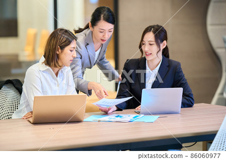 職業女性形象拍攝合作:WEEK Shibadaimon(Sun Frontier Fudousan) 職業女性形象拍攝合作:WEEK Shibadaimon(Sun Frontier Fudousan) 86060977