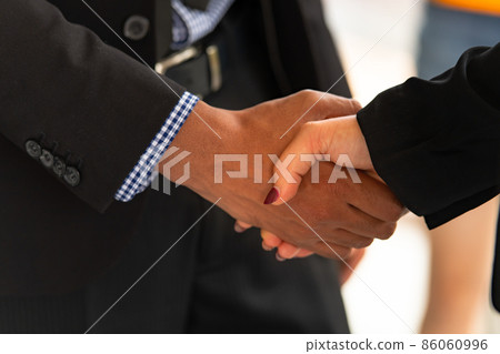 Successful business agreement  86060996
