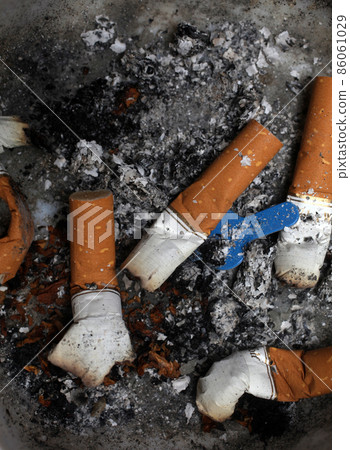 Addicted to smoking Addicted to smoking 86061029