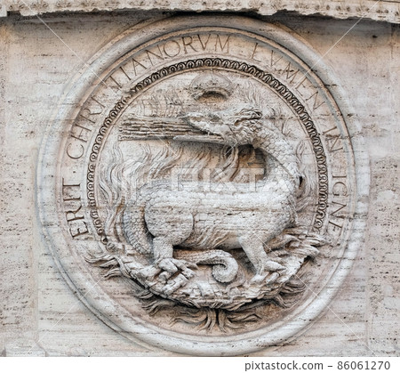Heraldic salamanders on the facade of Chiesa di San Luigi dei Francesi - Church of St Louis of the French, Rome, Italy 86061270