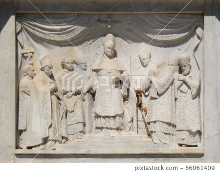 Pius IX proclaiming the Dogma of the Immaculate Conception, Column of the Immaculate Conception on Piazza Mignanelli in Rome, Italy 86061409