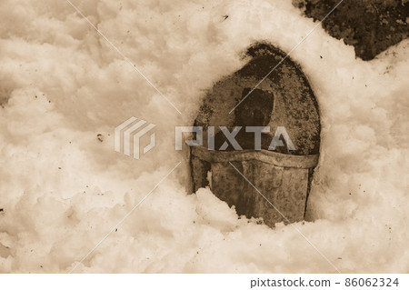 Stone Buddha statue at Yamadera Winter snow scene (Yamagata City, Yamagata Prefecture) Stone Buddha statue at Yamadera Winter snow scene (Yamagata City, Yamagata Prefecture) 86062324