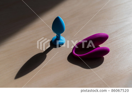 latex sexspielzeug Latex Studs Vibrator main image 1