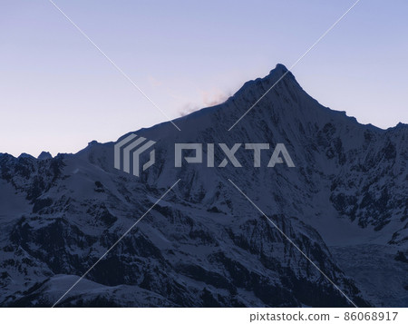 Meili Snow Mountain, China 86068917