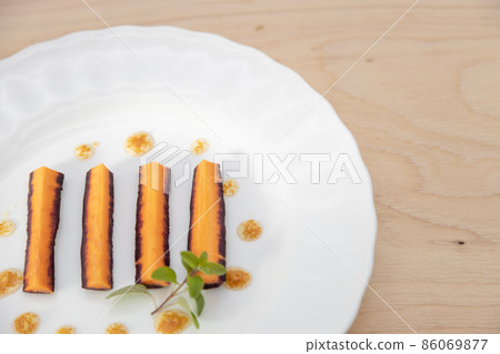 Fruit carrot purple carrot salad 86069877