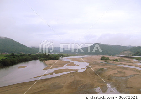 紅褐色河床比伊川 / 島根縣出雲市 紅褐色河床比伊川 / 島根縣出雲市 86072521