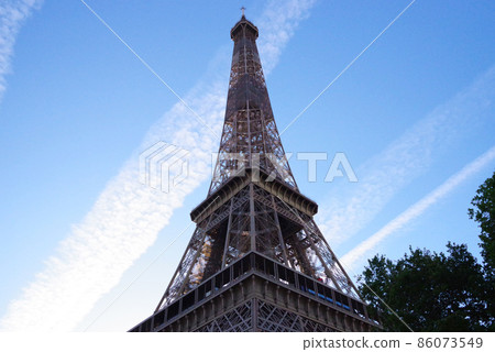 The Eiffel Tower in Paris The Eiffel Tower in Paris 86073549
