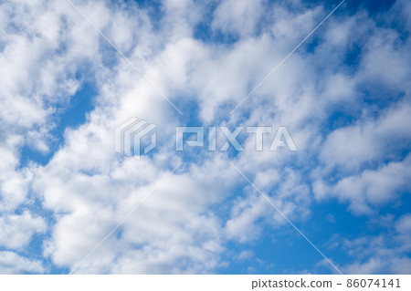 Blue sky sky background background material 86074141