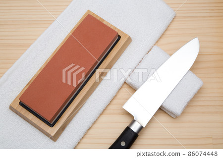 Santoku knife and whetstone How to sharpen Image of how to choose a whetstone 86074448