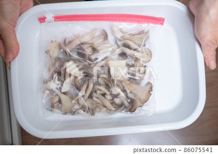 Mixed mushrooms that can be stored frozen 86075541