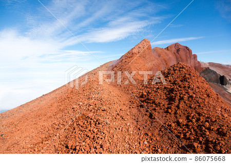 Avachinsky volcano, Kamchatka peninsula, Russia. An active volcano, located north of the city of Petropavlovsk-Kamchatsky, in the interfluve of the Avacha and Nalychev rivers. 86075668
