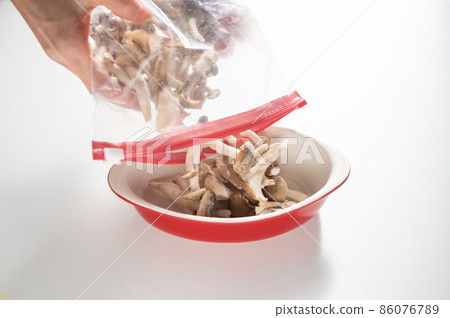 Transfer to a frozen mixed mushroom bakeware 86076789