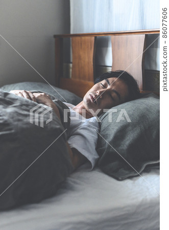 Male portrait　 86077606