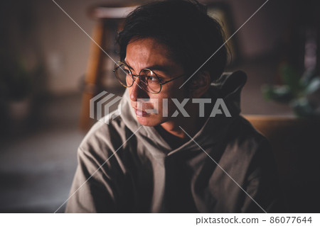 Male portrait　 86077644