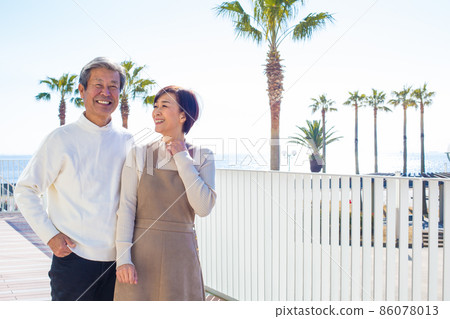 Senior Couple Trip-Along the Coast Senior Couple Trip-Along the Coast 86078013